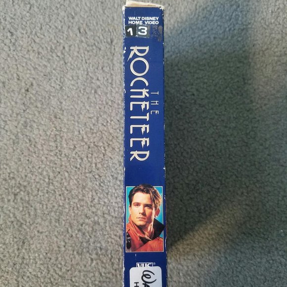 "The Rocketeer" VHS Tape - Disney - Picture 4 of 4